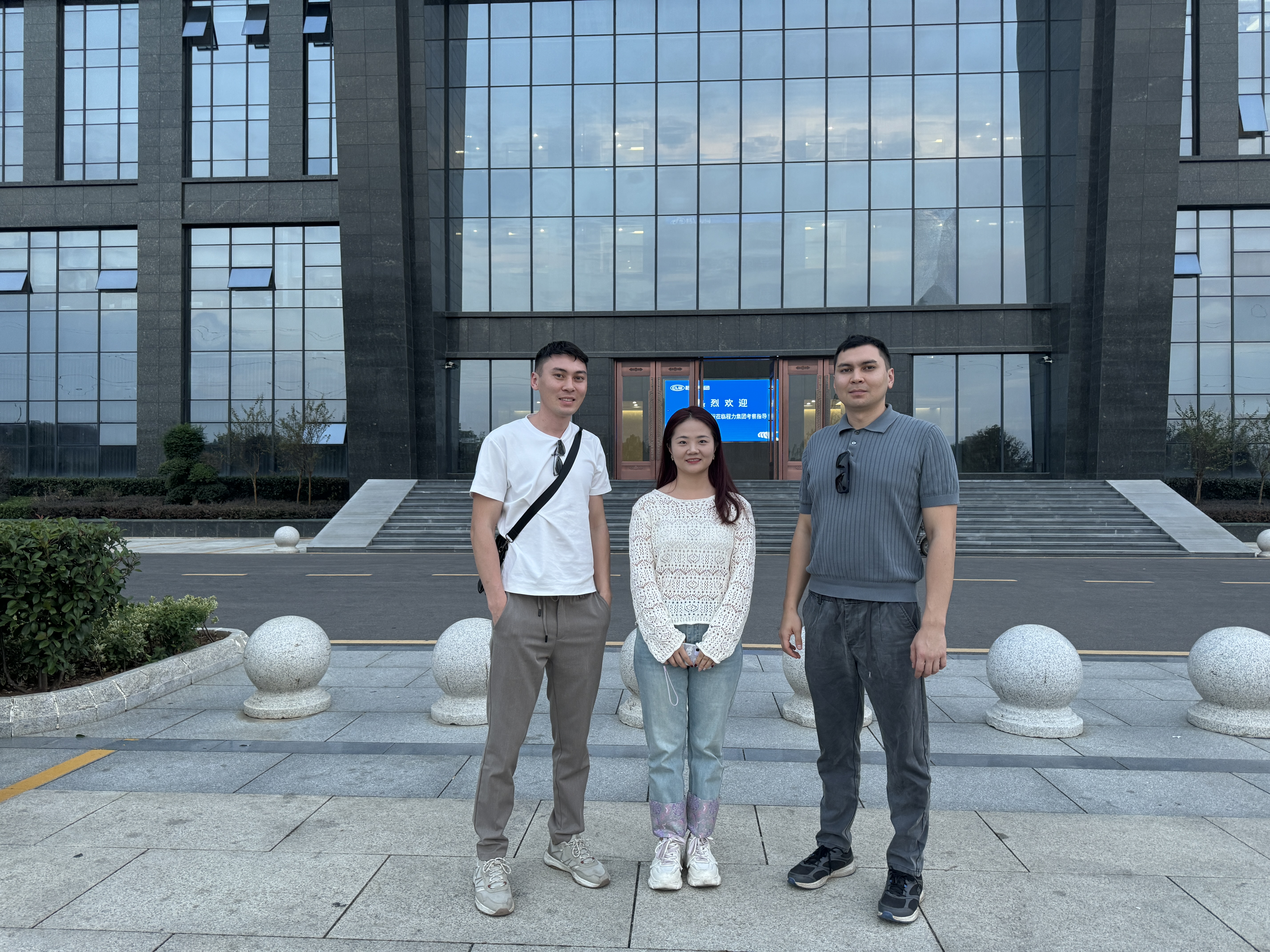 Kazakhstan customers come to our factory